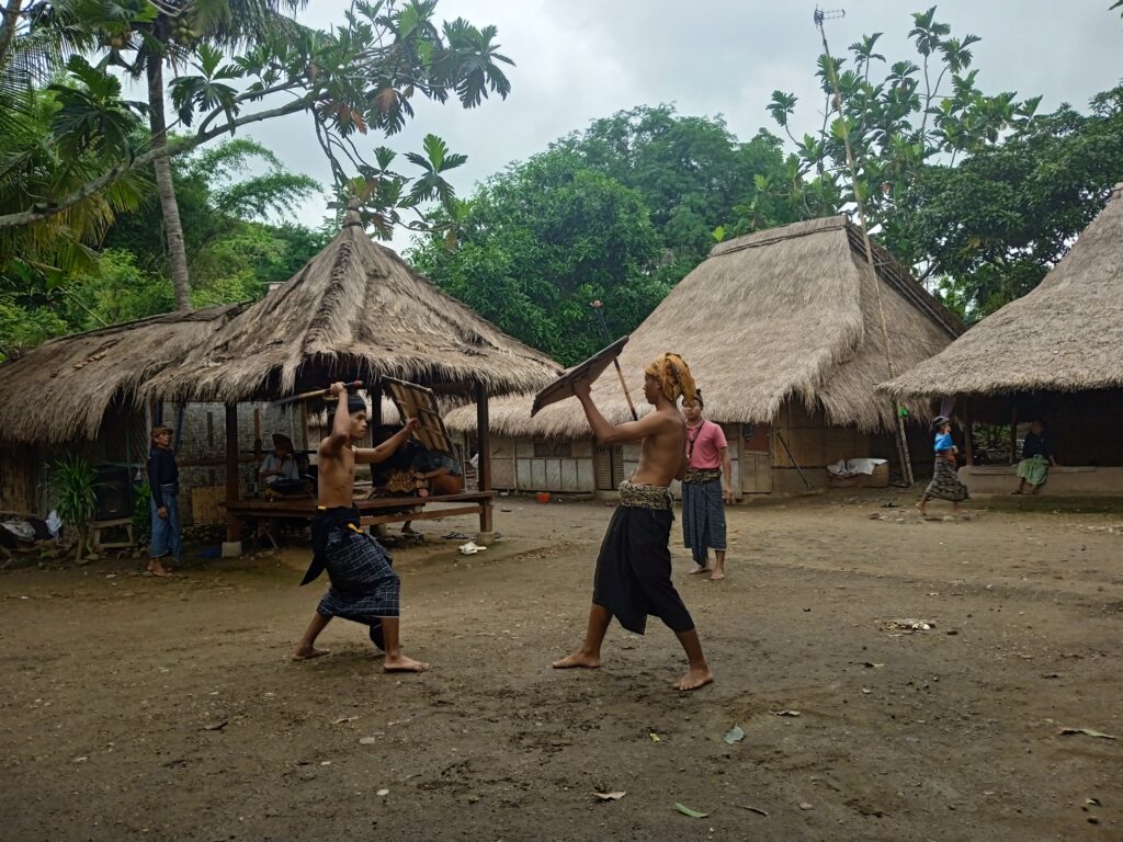 Desa Adat Sasak Ende: 6 Pengalaman Berharga Mengenal Budaya Sasak Lebih Dekat 4 Desa Adat Sasak Ende lokasi, sejarah Desa Adat Sasak Ende, budaya Desa Adat Sasak Ende, tradisi Desa Adat Sasak Ende, rumah adat Desa Adat Sasak Ende, kehidupan masyarakat Desa Adat Sasak Ende, keunikan Desa Adat Sasak Ende