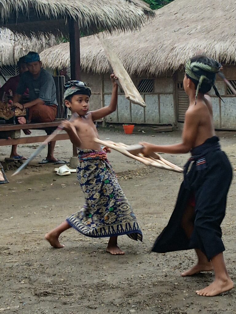 Desa Adat Sasak Ende: 6 Pengalaman Berharga Mengenal Budaya Sasak Lebih Dekat 8 Desa Adat Sasak Ende lokasi, sejarah Desa Adat Sasak Ende, budaya Desa Adat Sasak Ende, tradisi Desa Adat Sasak Ende, rumah adat Desa Adat Sasak Ende, kehidupan masyarakat Desa Adat Sasak Ende, keunikan Desa Adat Sasak Ende