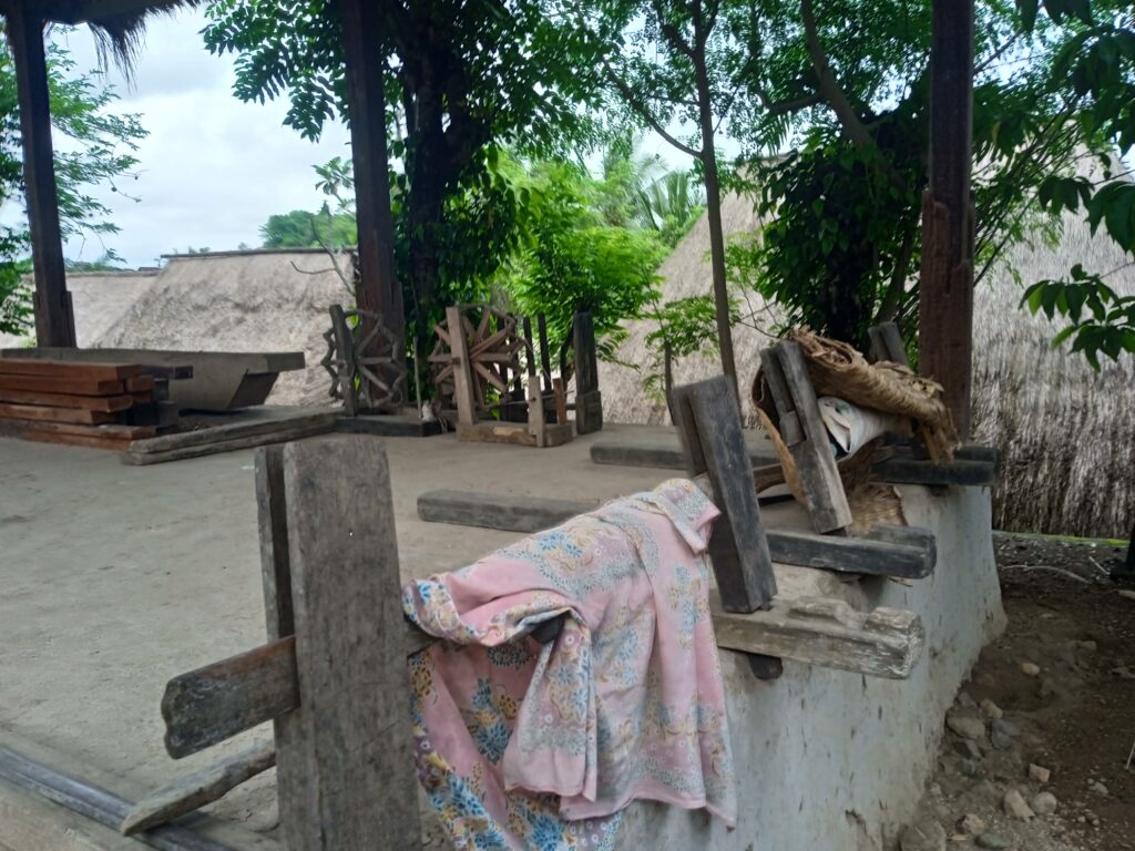 Desa Adat Sasak Ende: 6 Pengalaman Berharga Mengenal Budaya Sasak Lebih Dekat 12 Desa Adat Sasak Ende lokasi, sejarah Desa Adat Sasak Ende, budaya Desa Adat Sasak Ende, tradisi Desa Adat Sasak Ende, rumah adat Desa Adat Sasak Ende, kehidupan masyarakat Desa Adat Sasak Ende, keunikan Desa Adat Sasak Ende