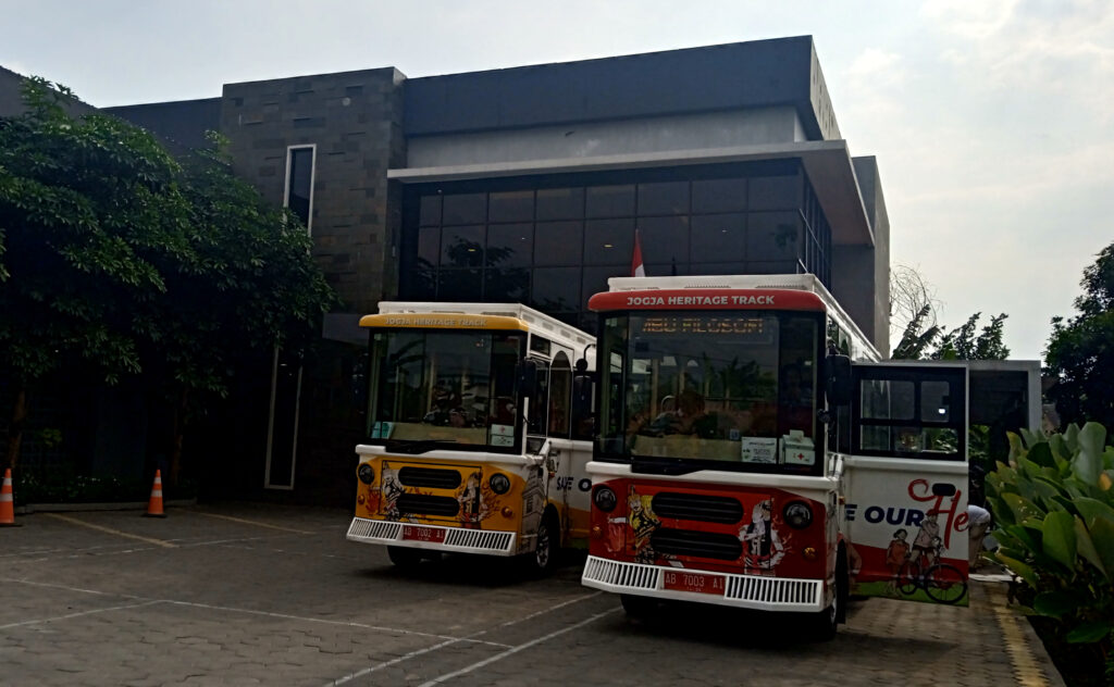 Jogja Heritage Track Sebagai Wisata Sejarah yang Bikin Nagih! 5 jogja heritage track
bus jogja heritage
bus jogja heritage track
bus wisata jogja heritage
cara naik jogja heritage track
heritage track jogja
jogja heritage track harga
jogja heritage track harga tiket
tarif jogja heritage track