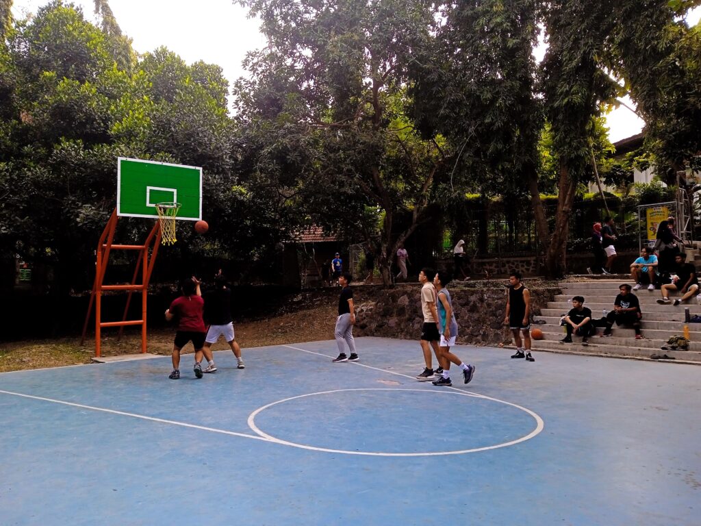 Bertamasya dan Berolahraga di Wisdom Park UGM 3 Lapangan Basket di Wisdom Park UGM